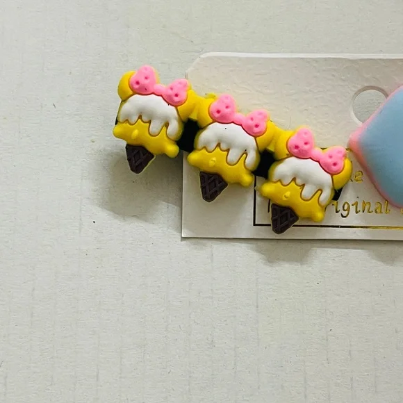 Pair of hair clips - Picture 3 of 4